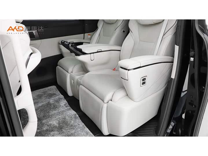 Toyota Alphard, 2024 — фото 7 из 9