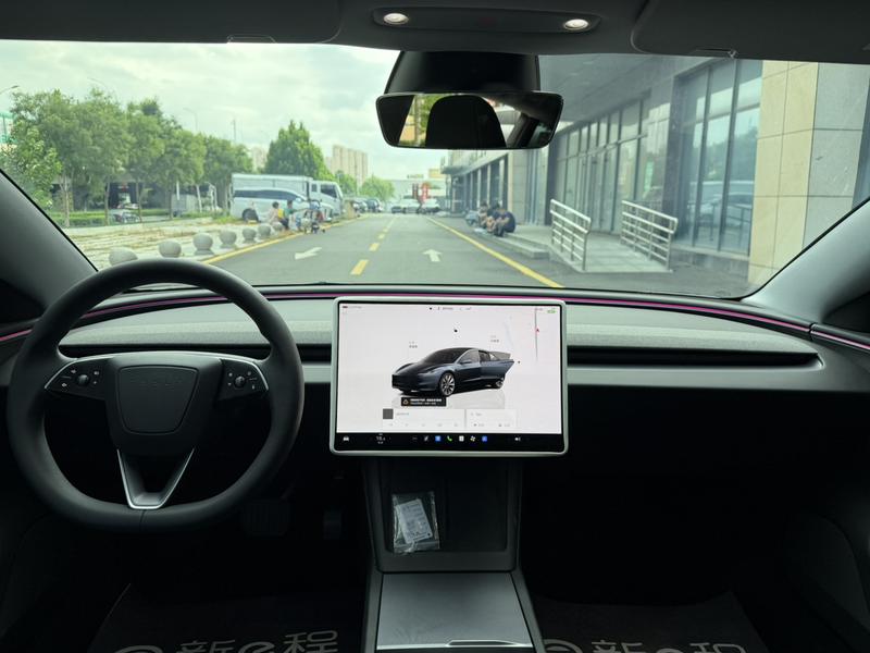 Tesla Model 3, 2024 — фото 7 из 9