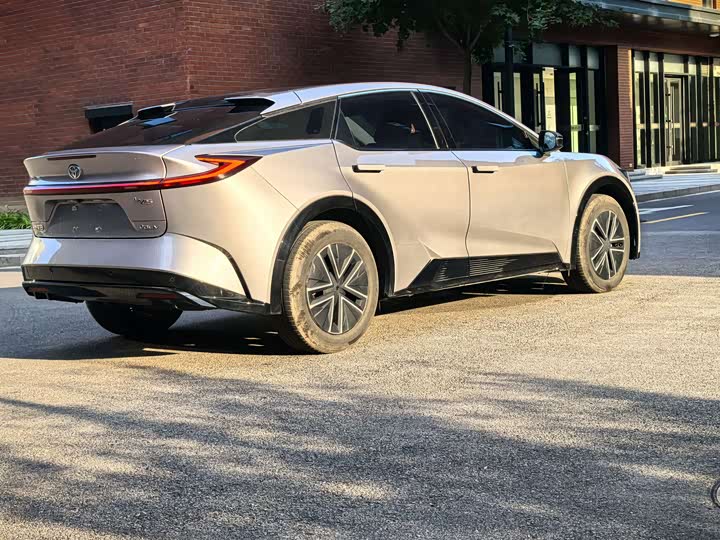 Toyota bZ5, 2026 — фото 5 из 9