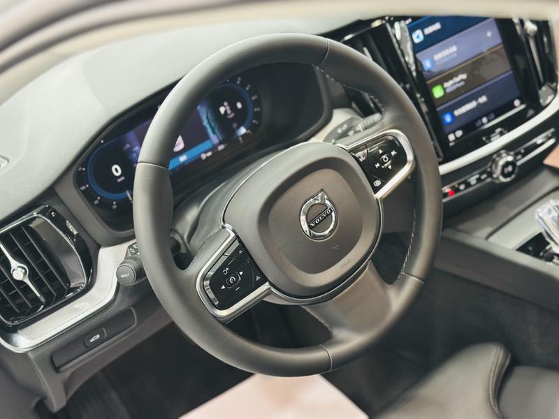 Volvo S60, 2023 — фото 8 из 12