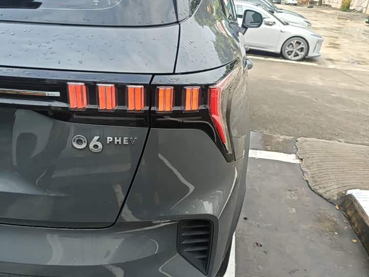 Lynk & Co 06 EM-P Hybrid, 2021 — фото 8 из 9