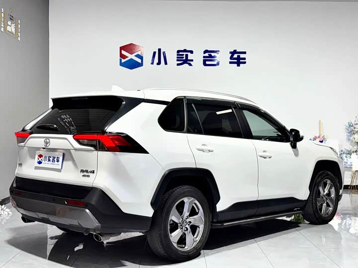 Toyota RAV4, 2022 — фото 7 из 9