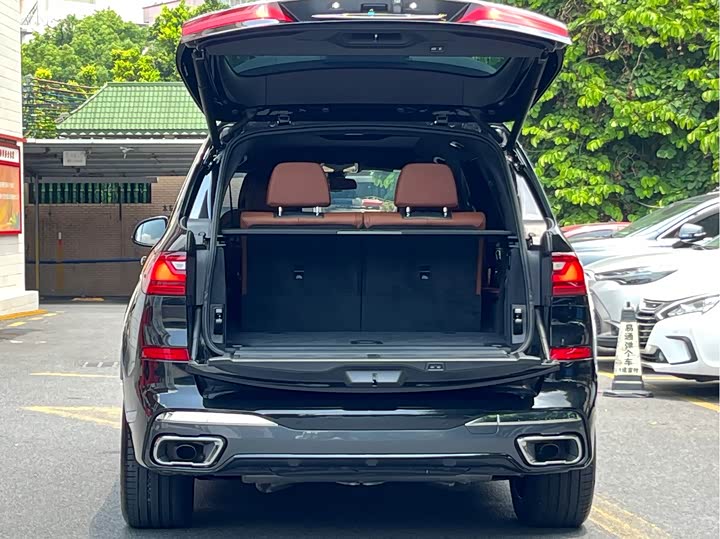 BMW X7, 2022 — фото 8 из 9