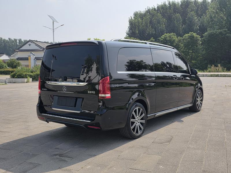 Mercedes-Benz V-Class, 2022 — фото 7 из 12