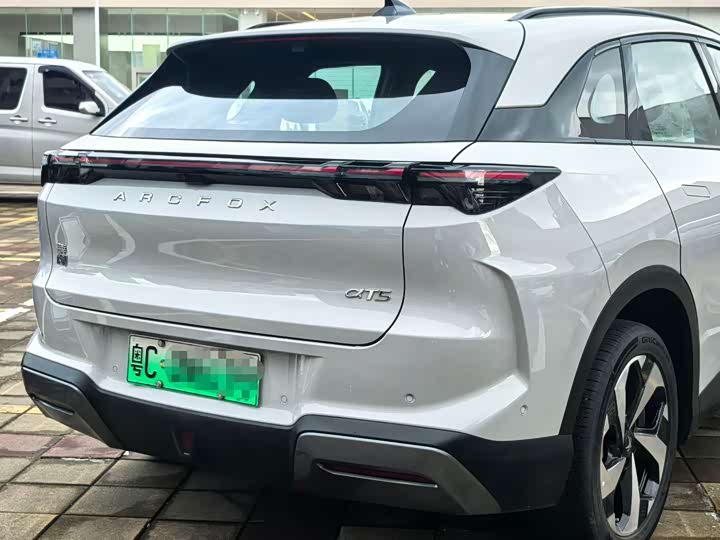 BAIC Arcfox Alpha T5, 2025 — фото 9 из 9