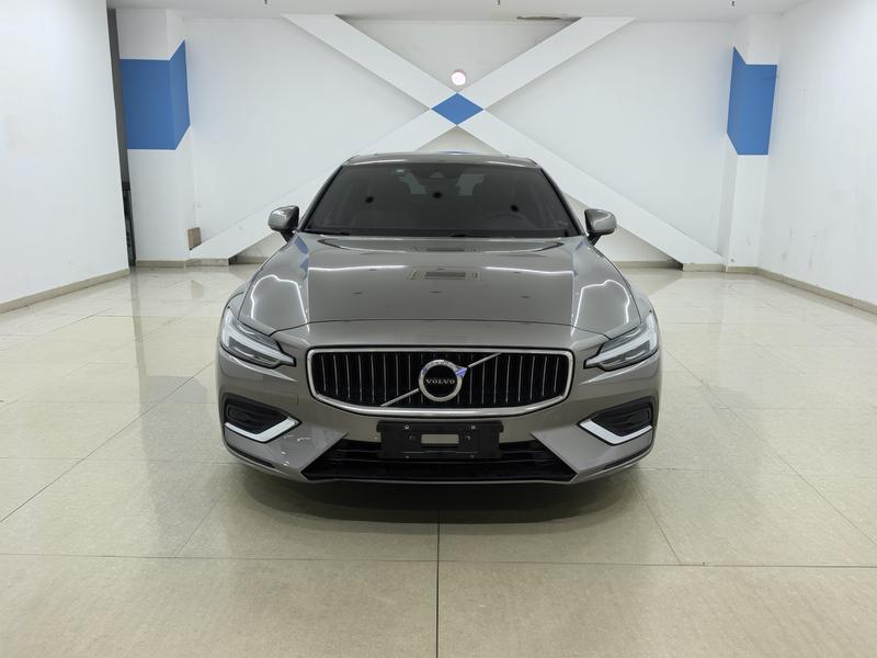Volvo S60, 2021 — фото 2 из 12