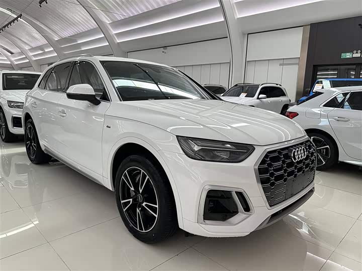 Audi Q5L, 2022 — фото 3 из 9