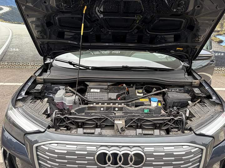 Audi Q4 e-tron, 2025 — фото 6 из 9