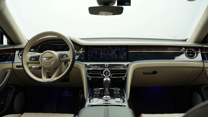 Bentley Flying Spur, 2024 — фото 9 из 12