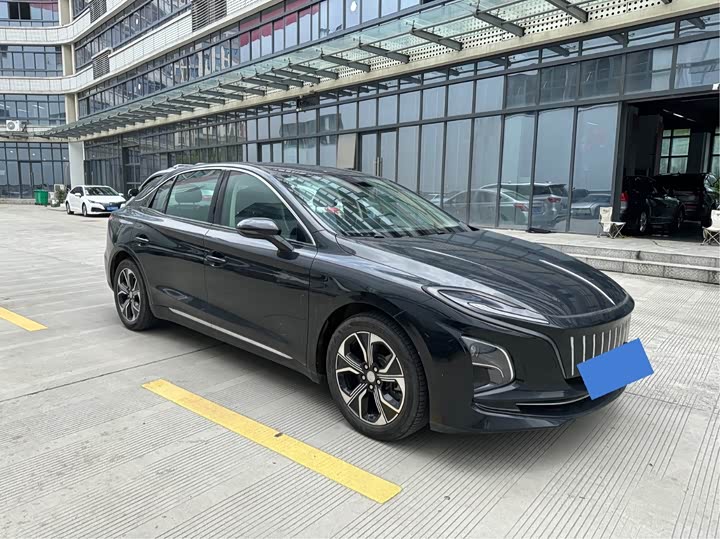 Hongqi E-QM5, 2024 — фото 3 из 9