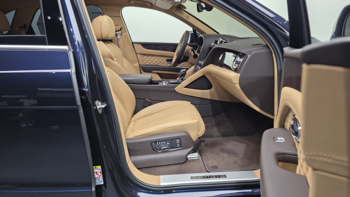 Bentley Bentayga, 2022 — фото 11 из 12