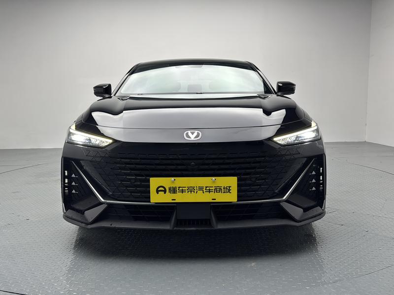 Changan UNI-V Hybrid, 2022 — фото 2 из 12