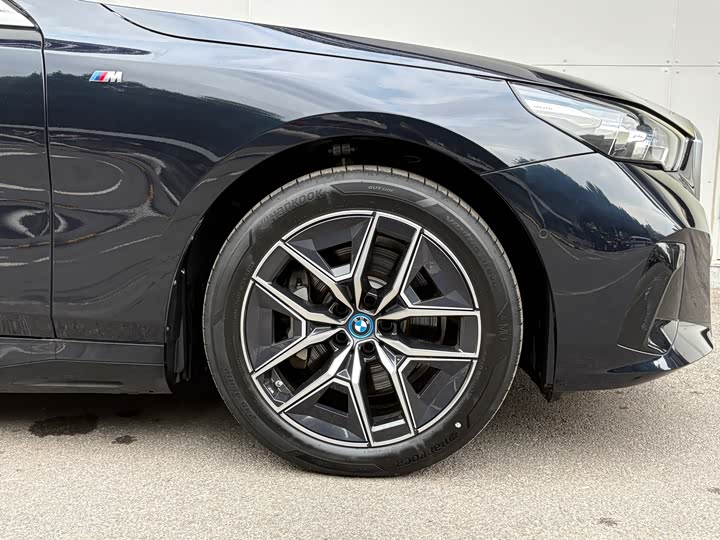 BMW i5, 2025 — фото 9 из 9