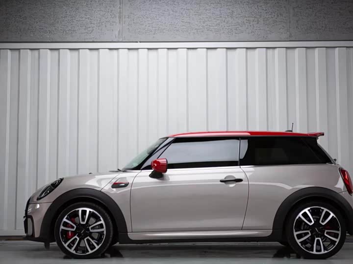 Mini Mini JCW, 2022 — фото 2 из 9