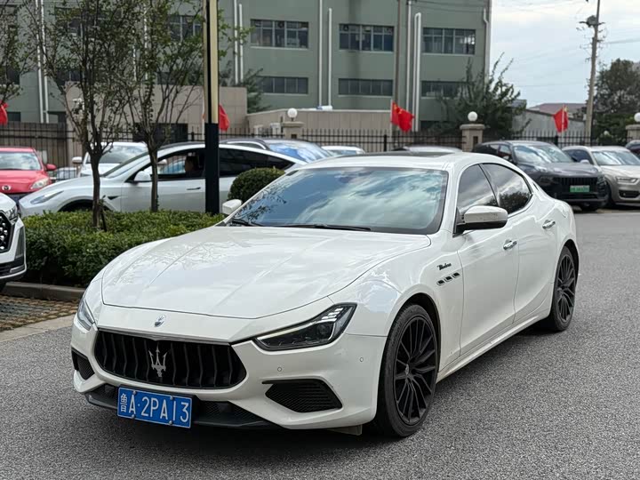 Maserati Ghibli, 2023 — купить в Нижнем Новгороде под ключ