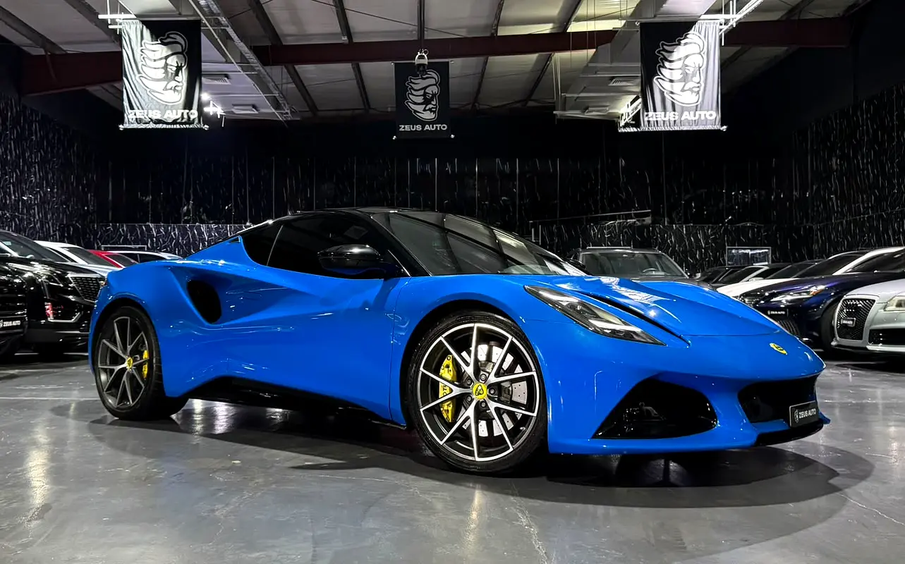 Lotus Emira, 2023 — фото 3 из 10