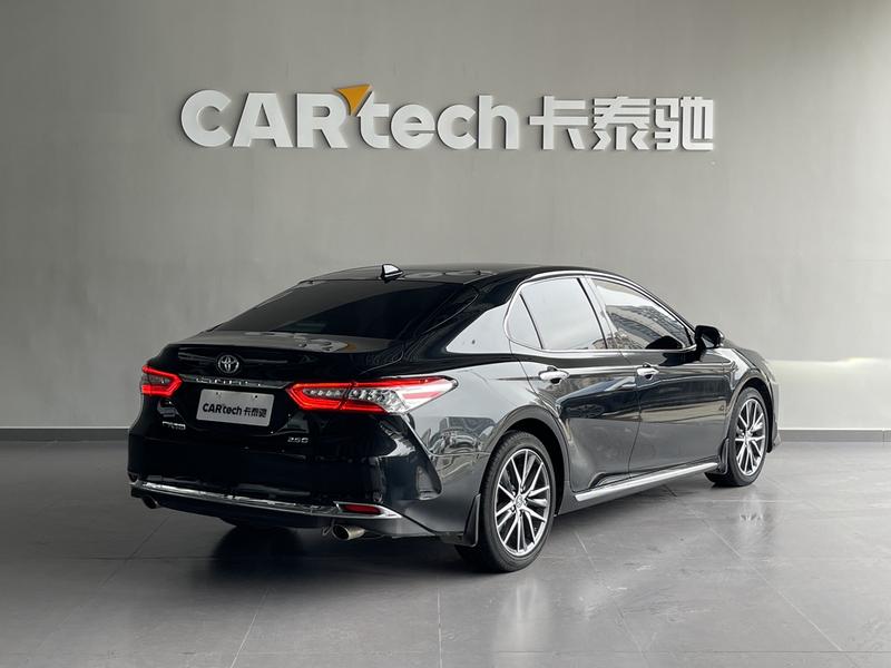 Toyota Camry, 2023 — фото 7 из 12