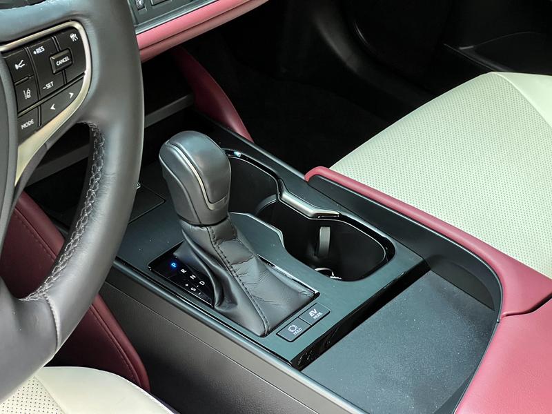 Lexus ES, 2024 — фото 12 из 12