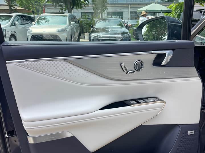 Buick GL8 Hybrid, 2025 — фото 7 из 9