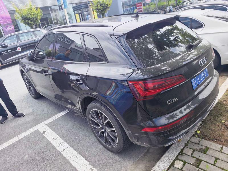 Audi Q5L, 2024 — фото 2 из 4
