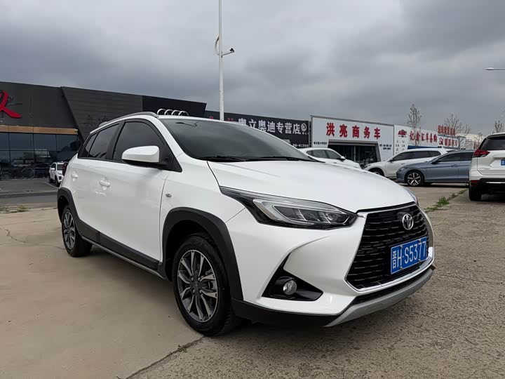 Toyota Yaris L Hatchback, 2022 — фото 3 из 9