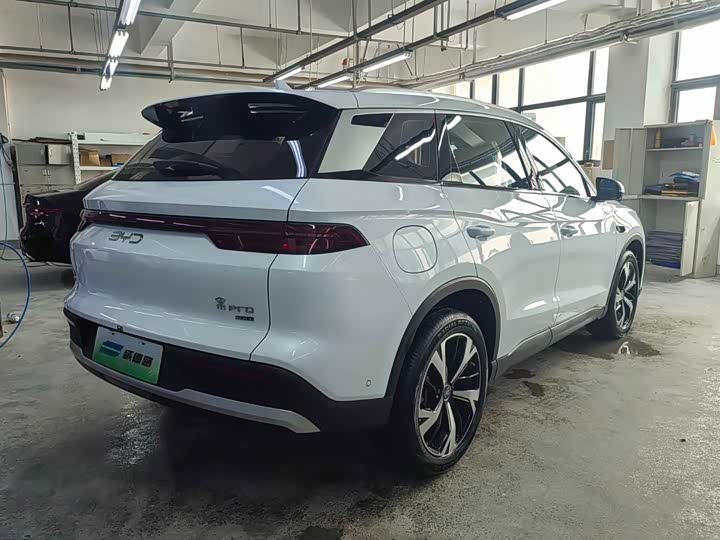 BYD Song Pro Hybrid, 2024 — фото 4 из 9