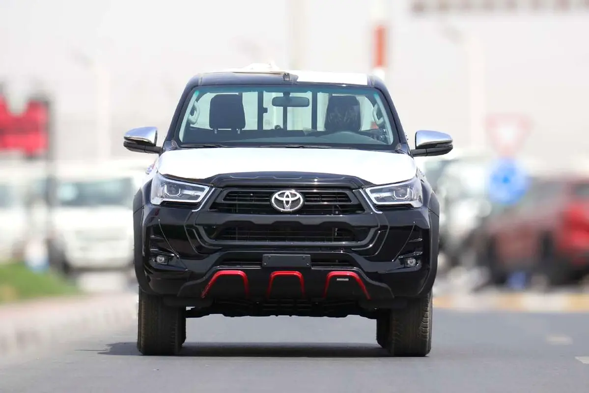 Toyota Hilux, 2026 — фото 2 из 10