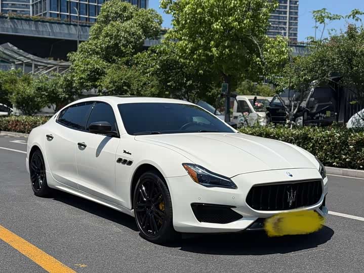 Maserati Quattroporte, 2023 — фото 3 из 7