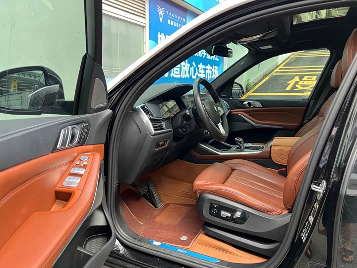 BMW X7, 2023 — фото 3 из 9