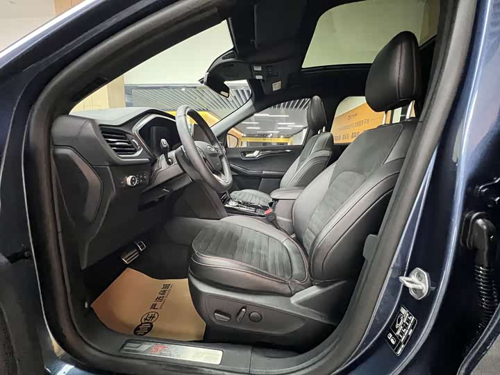 Ford Escape, 2022 — фото 6 из 9