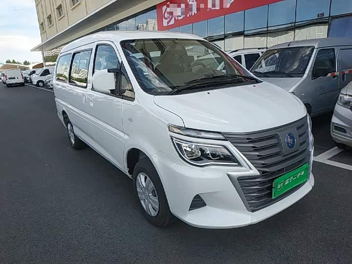 Dongfeng Forthing Lingzhi M5 EV, 2026 — фото 4 из 9