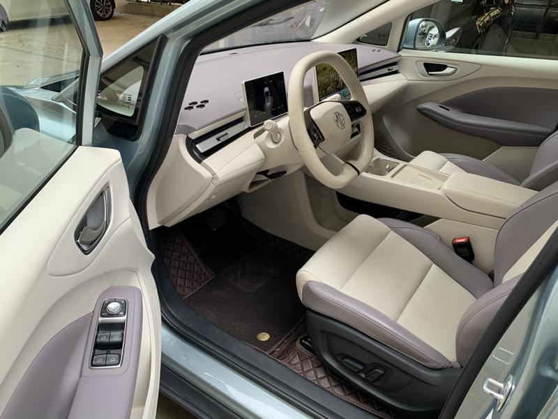 MG Motor 4 EV, 2025 — фото 8 из 10