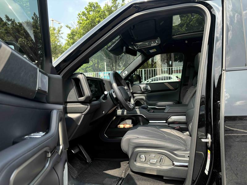 BYD FangChengBao Leopard 8, 2024 — фото 10 из 12