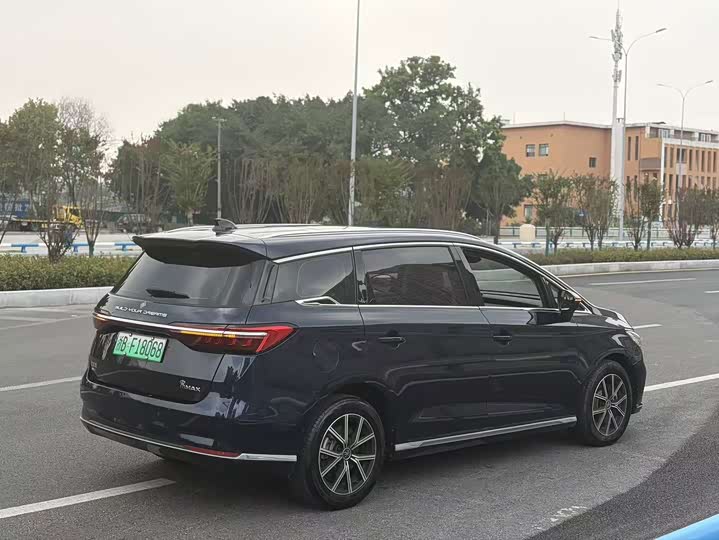 BYD Song Max Hybrid, 2022 — фото 4 из 7