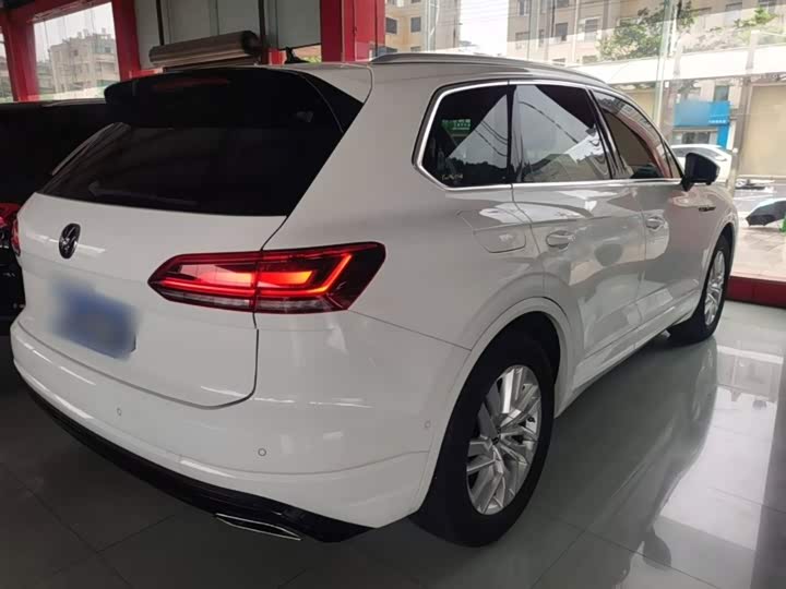 Volkswagen Touareg, 2022 — фото 7 из 9