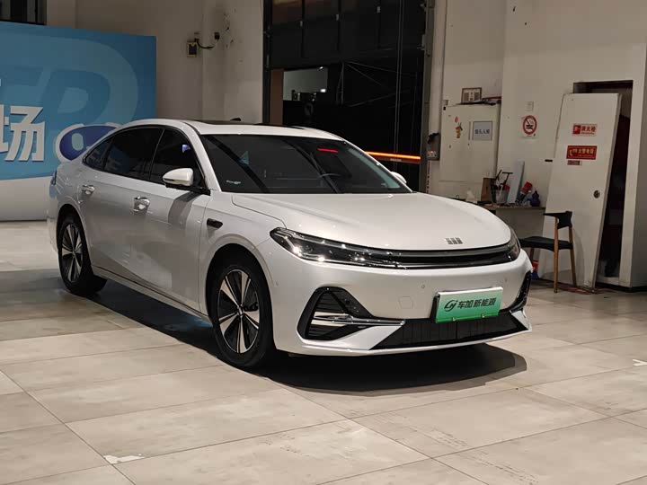 Geely Galaxy A7, 2025 — фото 3 из 9
