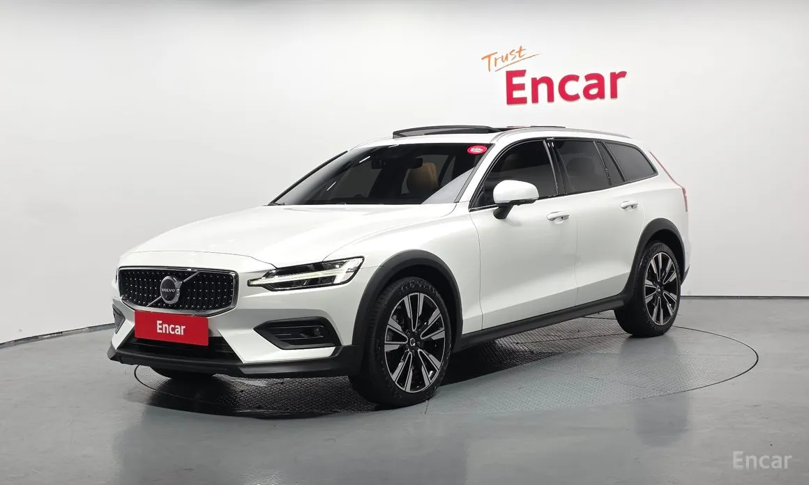 Volvo V60, 2023 — купить в Тольятти под ключ