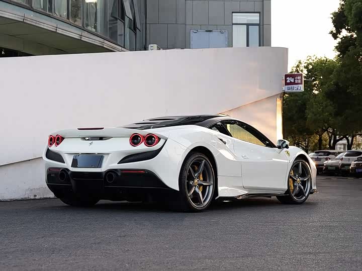 Ferrari F8, 2023 — фото 4 из 9