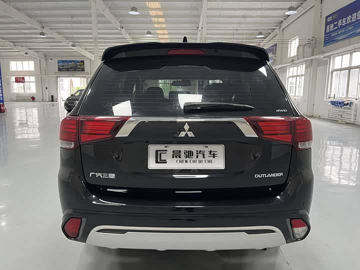 Mitsubishi Outlander, 2021 — фото 5 из 9