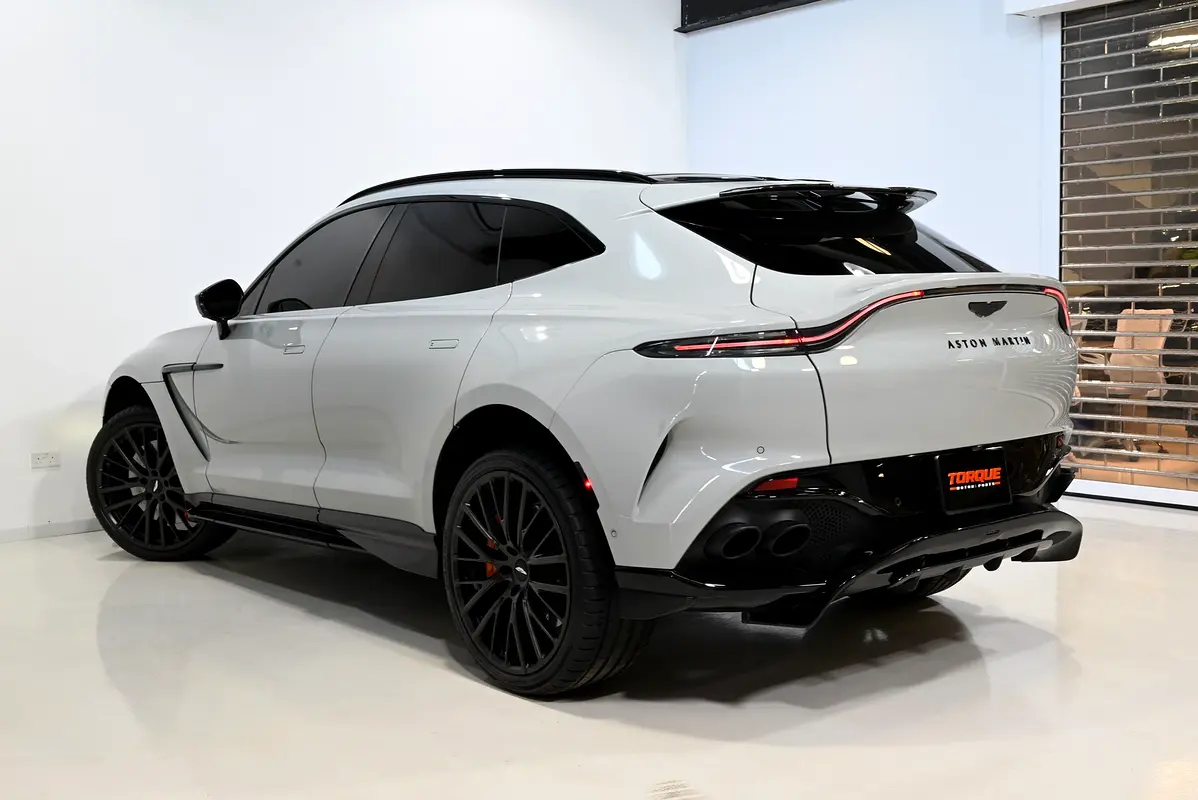 Aston Martin DBX, 2023 — фото 6 из 10