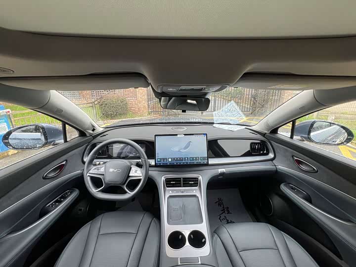 BYD Sea Lion 07 DM-i Hybrid, 2025 — фото 4 из 9