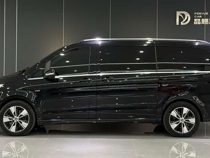 Mercedes-Benz V-Class, 2022 — фото 3 из 9