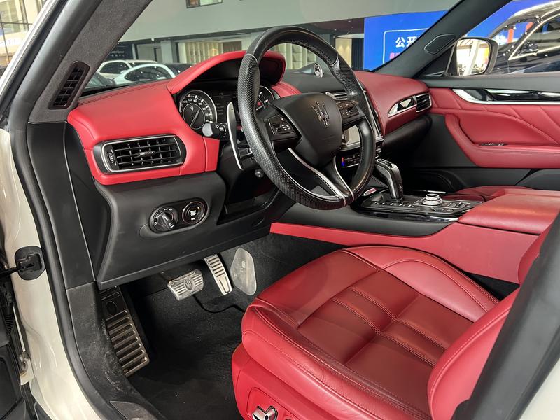 Maserati Levante, 2022 — фото 3 из 8