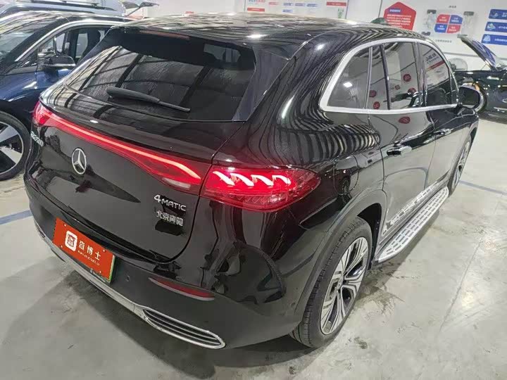 Mercedes-Benz EQE SUV, 2024 — фото 9 из 9