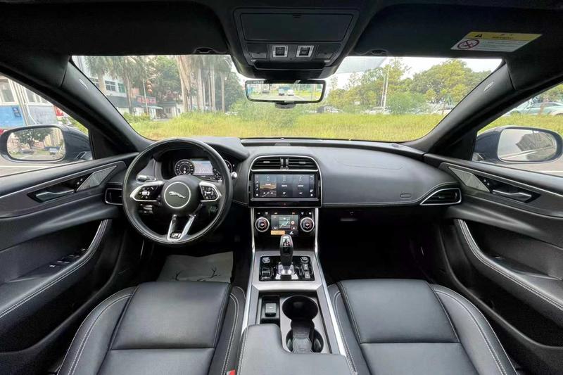 Jaguar XE L, 2022 — фото 8 из 12