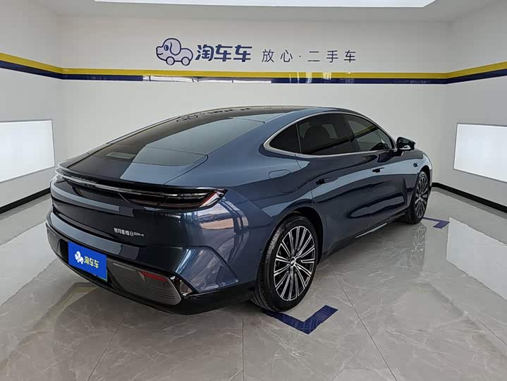 Geely Galaxy Starshine 8 EM-i, 2025 — фото 3 из 9