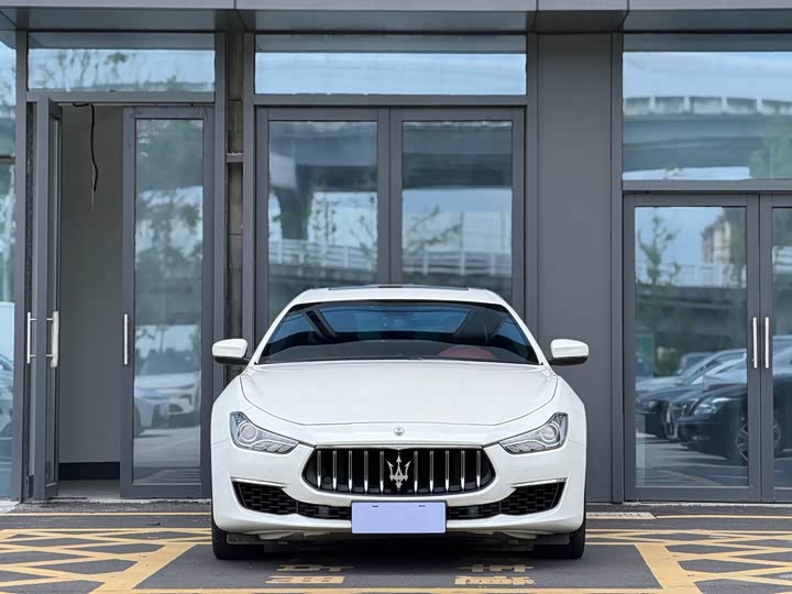 Maserati Ghibli, 2021 — фото 2 из 9