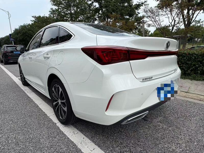 Changan Eado Plus, 2022 — фото 4 из 10