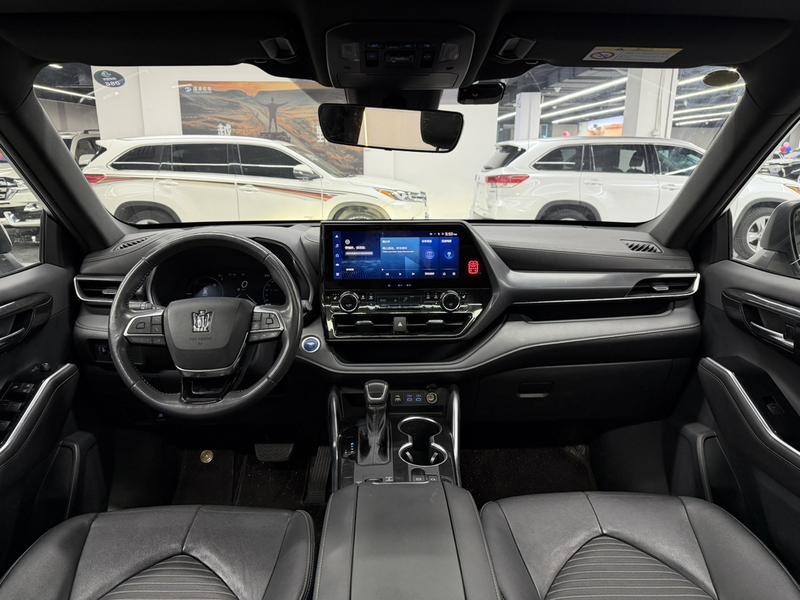 Toyota Crown Kluger, 2022 — фото 8 из 11
