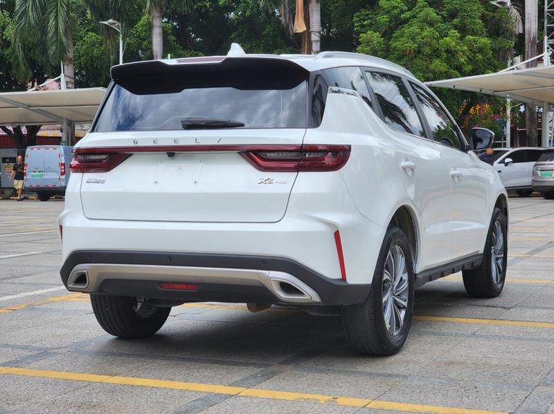 Geely Vision X6, 2023 — фото 7 из 12